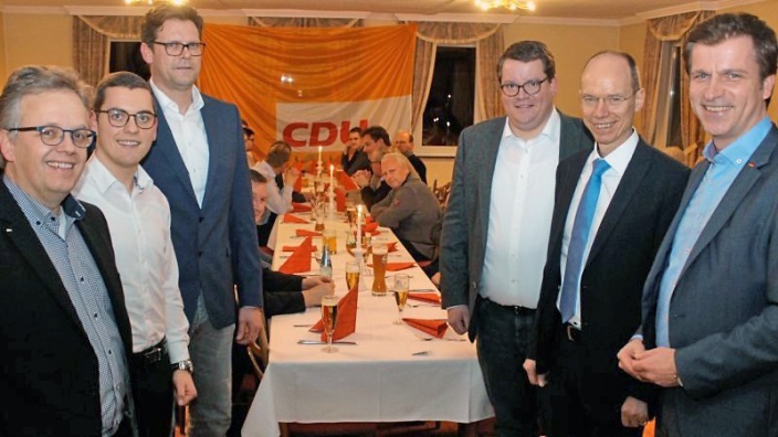 Bad Laerer CDU genießt fünftes „Wurstebrotessen“